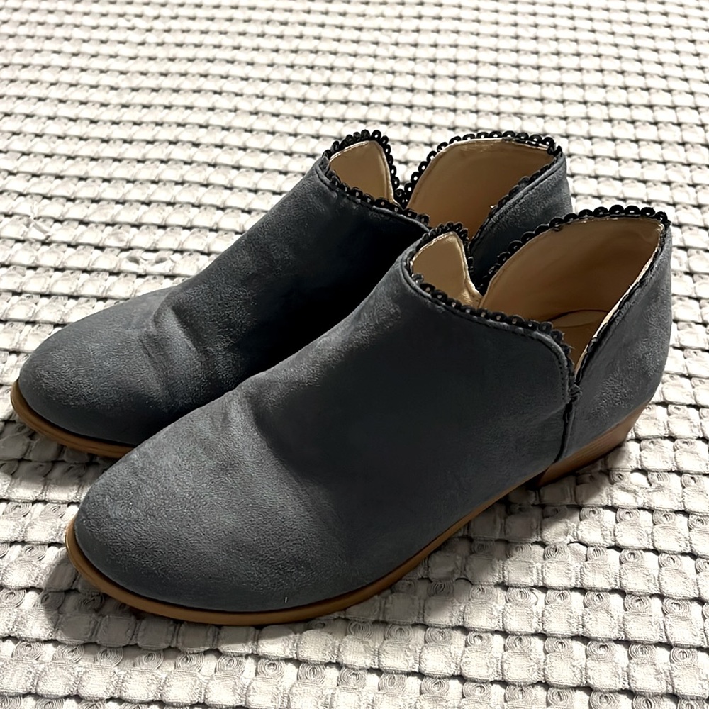 Women’s size 39 (Size 8 in US), Blue, Ankle Boot.
